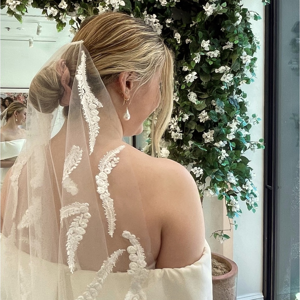 Grace Loves Lace Solstice Veil